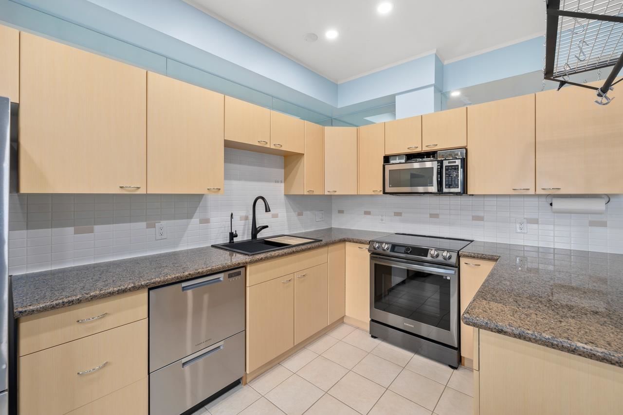 Listing Image 13