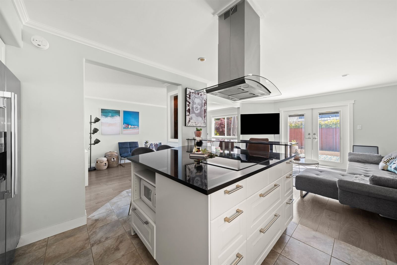 Listing Image 9