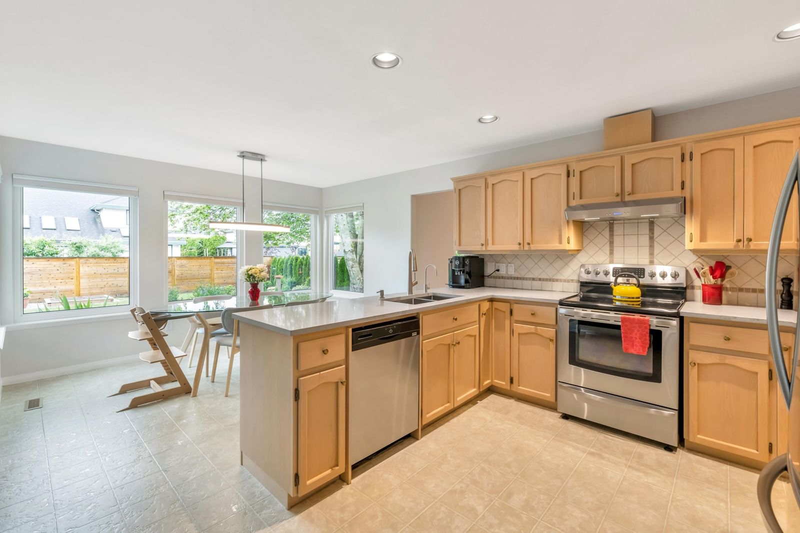 Listing Image 12