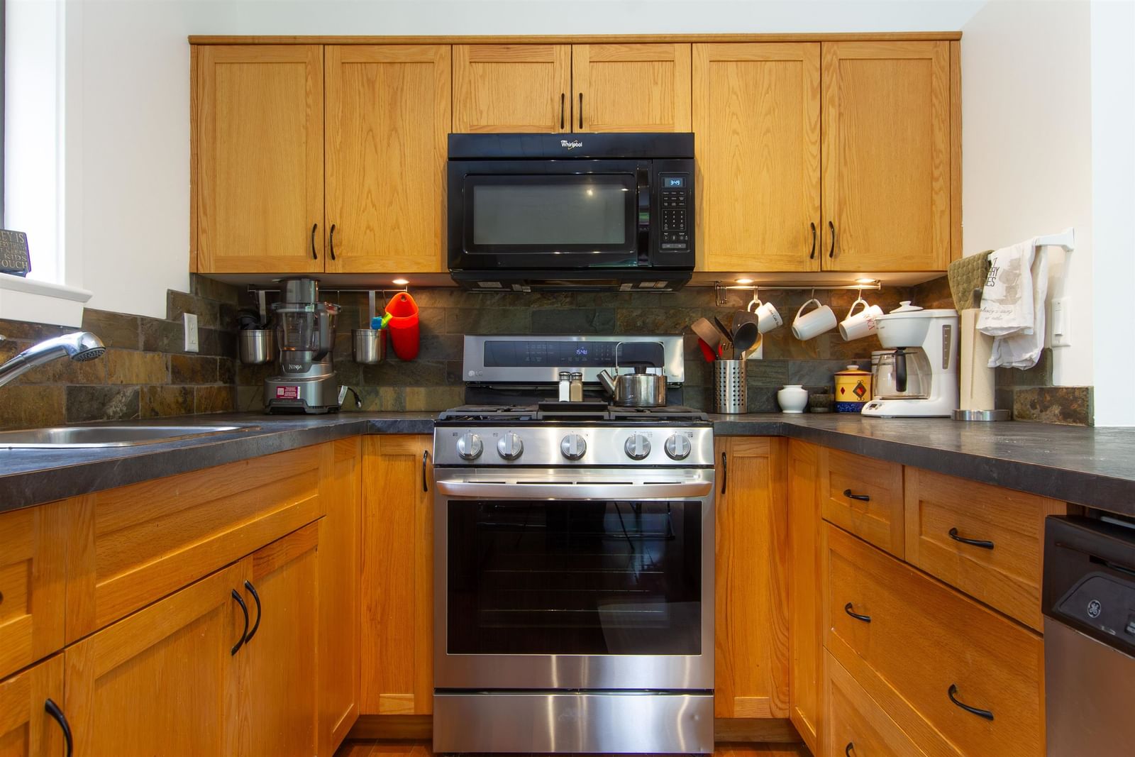 Listing Image 8