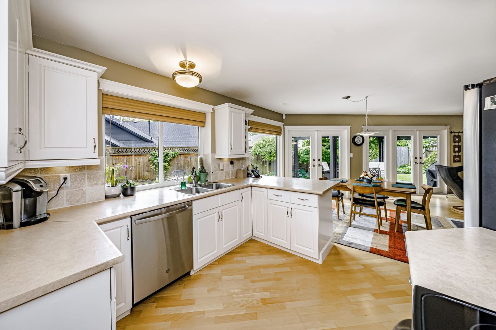 Listing Image 10