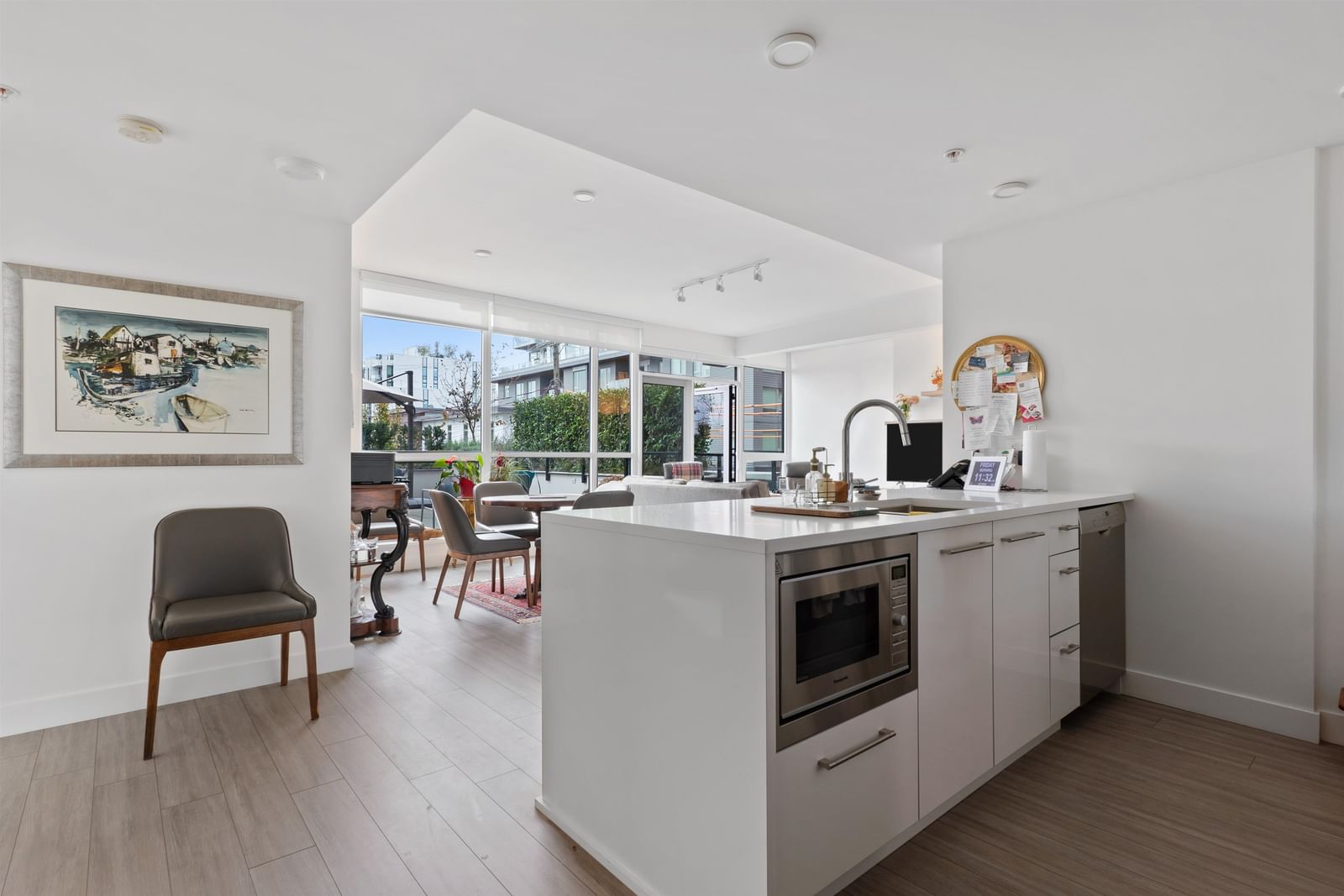 Listing Image 10