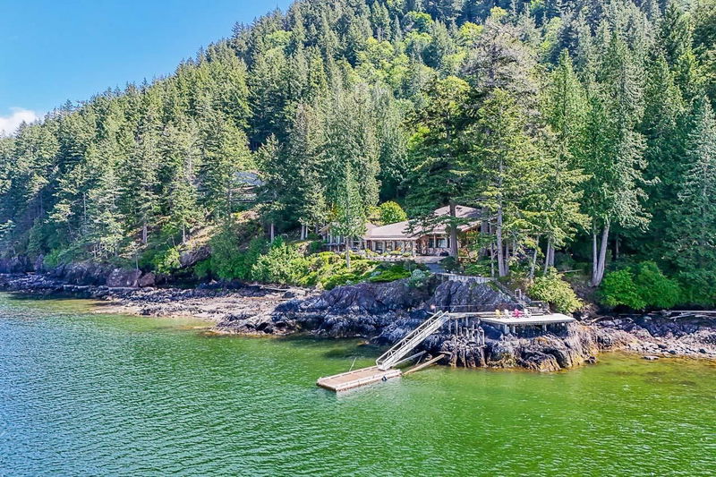 370-374 Smugglers Cove Road, Bowen Island, British Columbia (MLS R2887125)