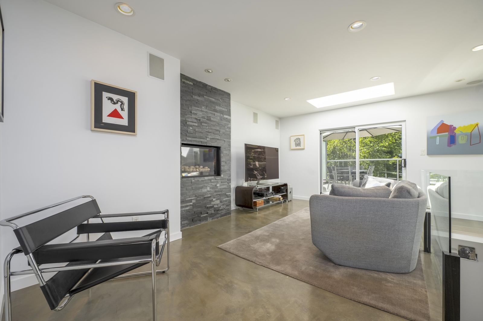 Listing Image 8
