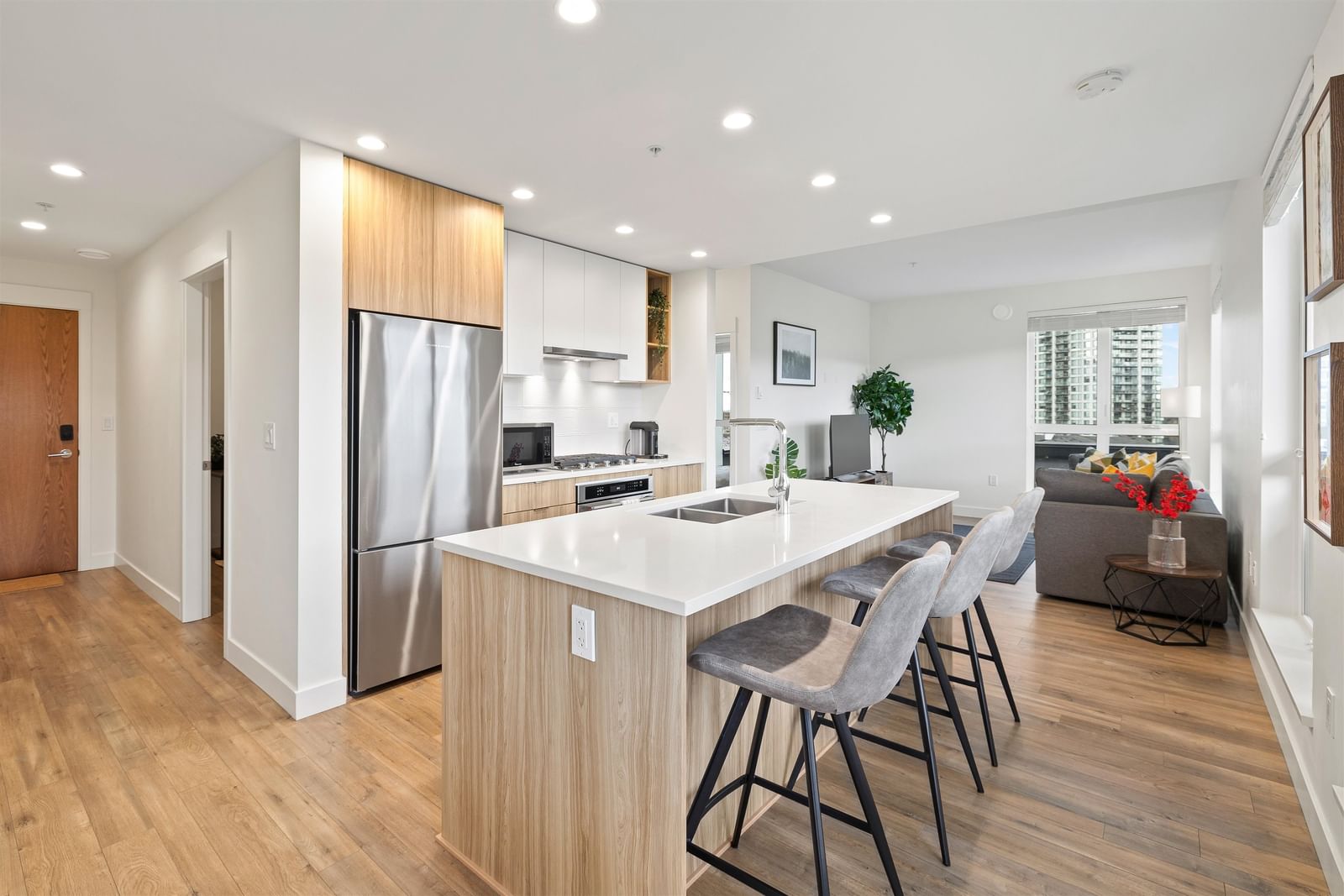 Listing Image 10