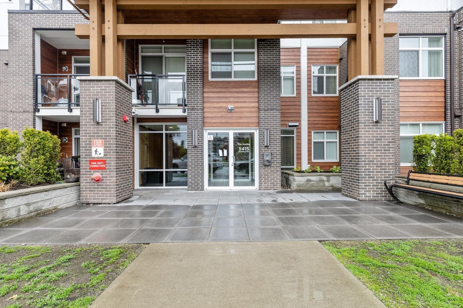 Listing Image 10