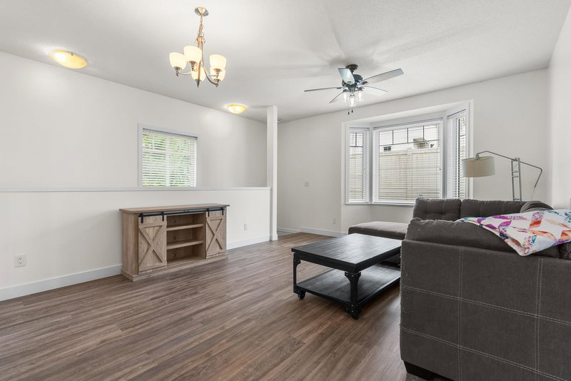 22 - 32501 Fraser Crescent, Mission, V2V 1C5 | Image 2