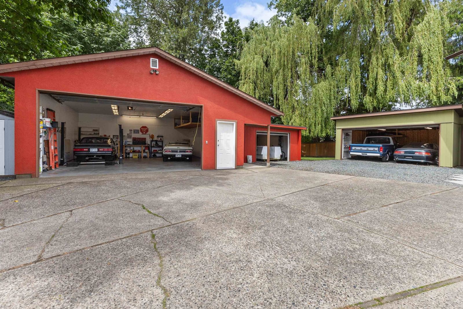 Listing Image 8