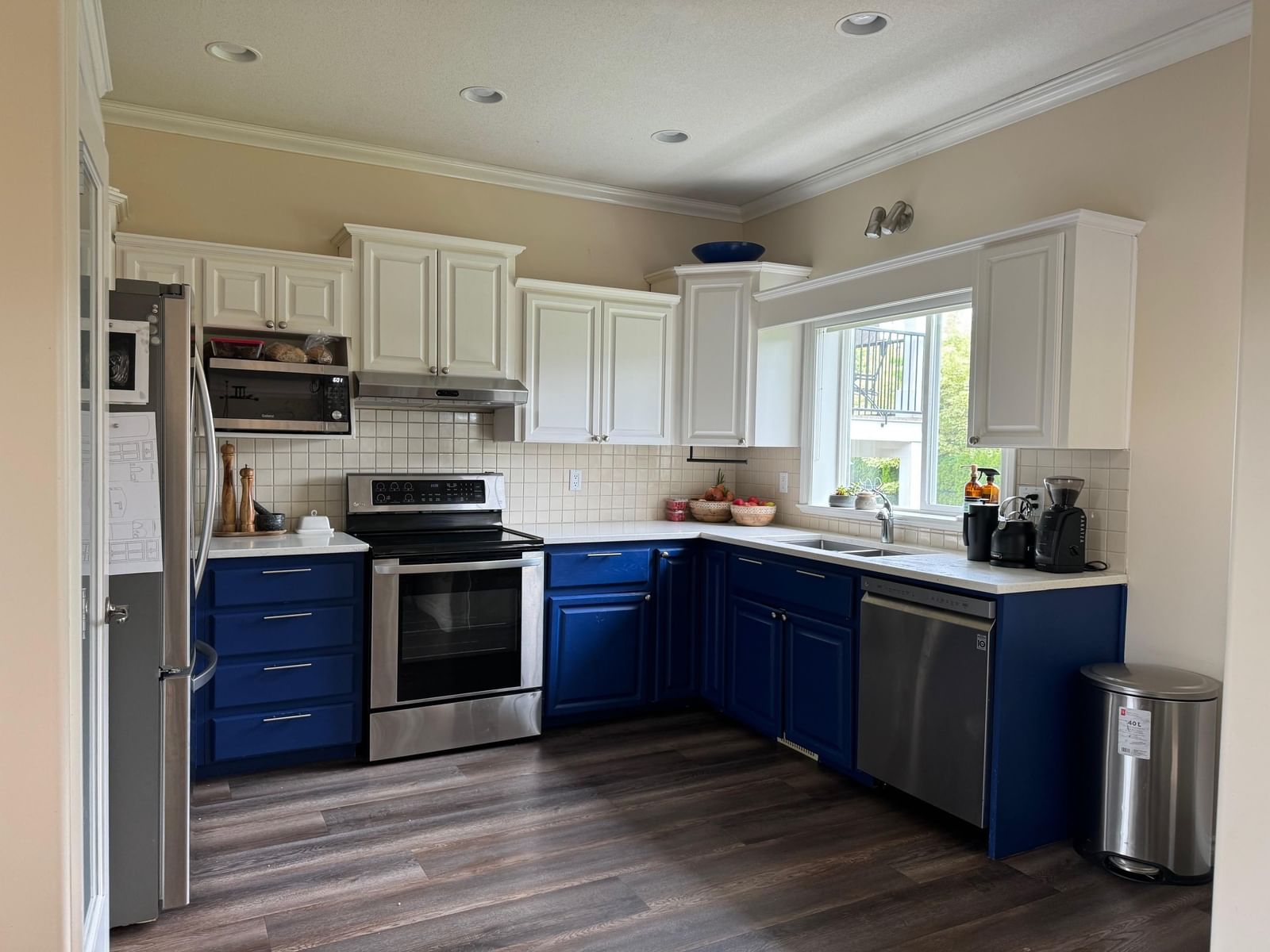 Listing Image 12
