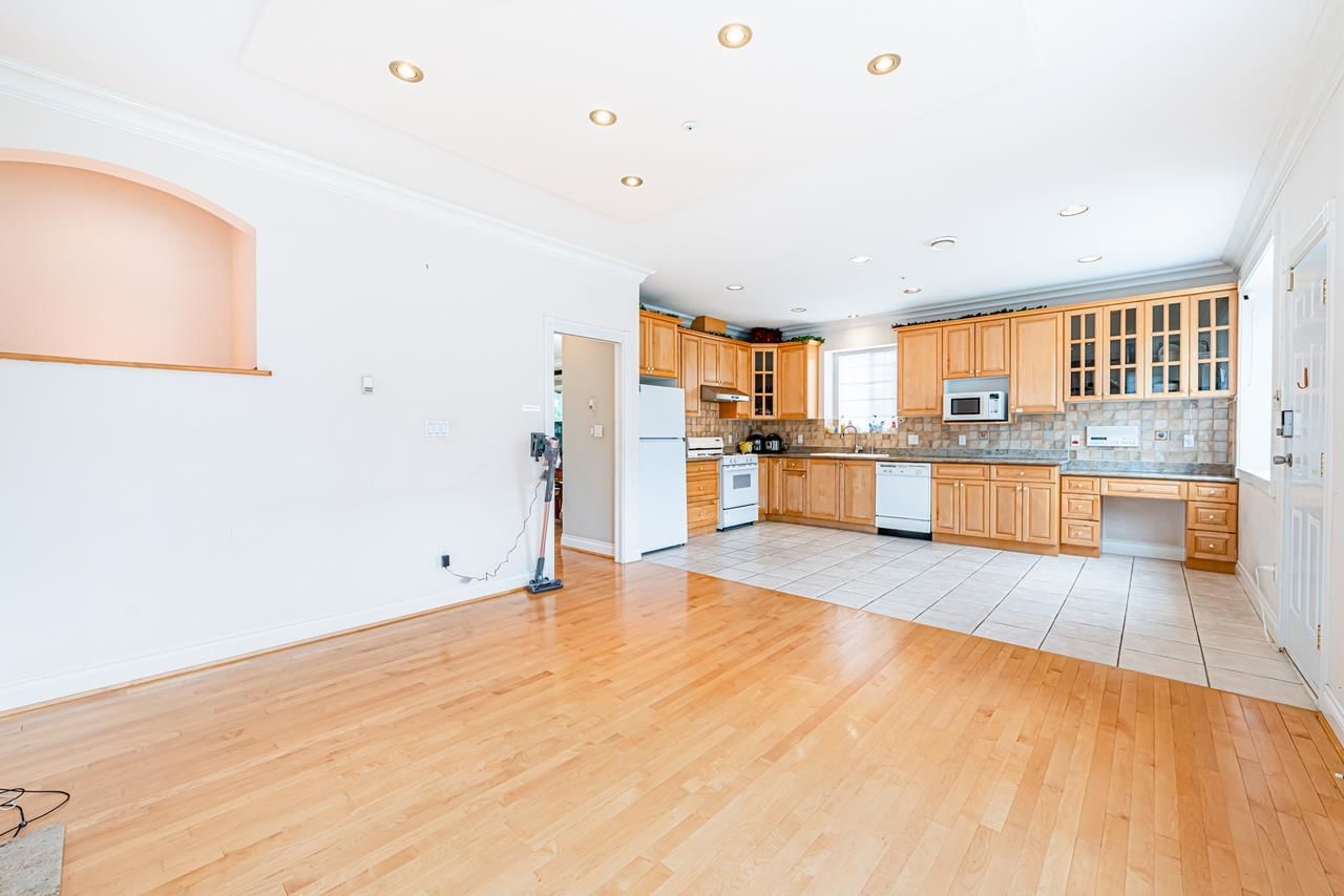 Listing Image 13