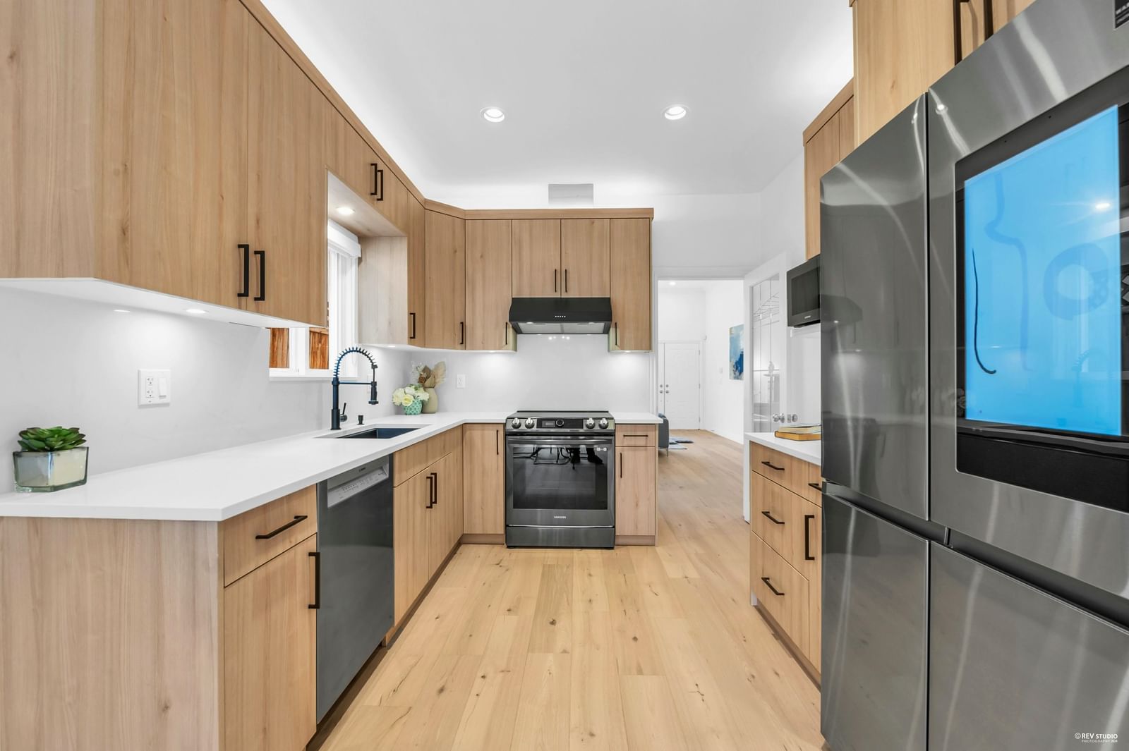 Listing Image 16