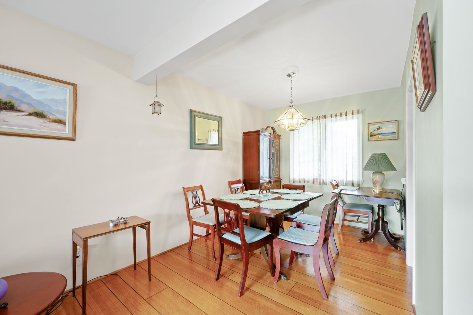 Listing Image 5