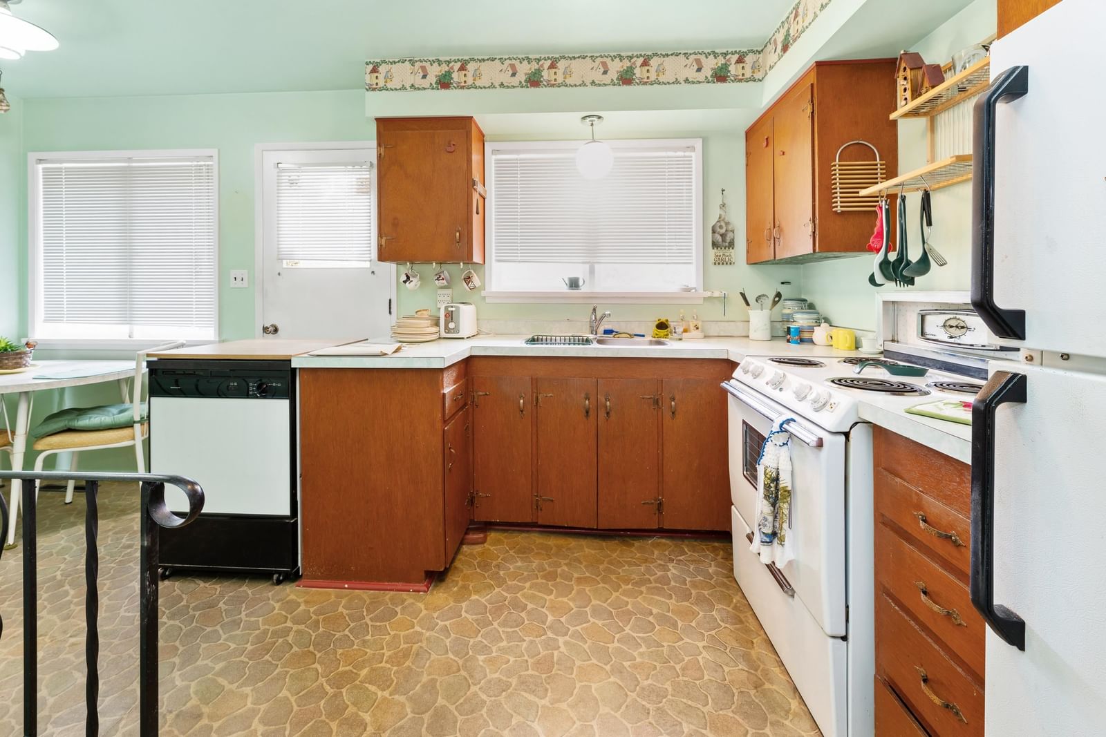 Listing Image 9