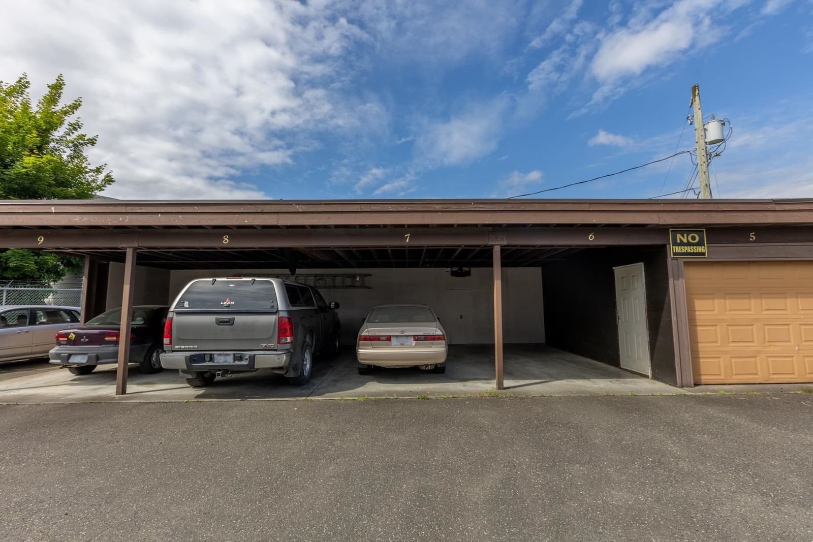 Listing Image 23