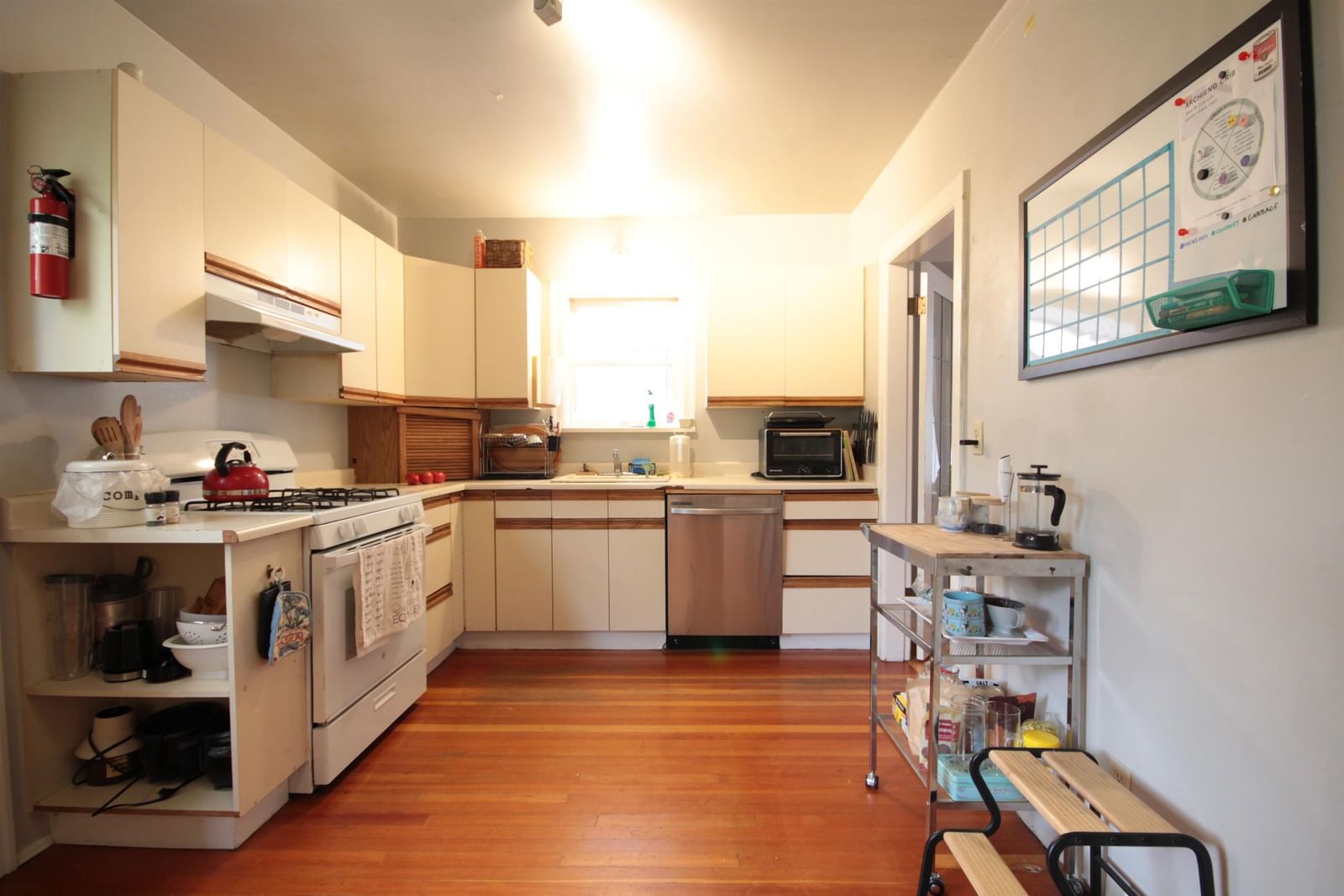 Listing Image 6