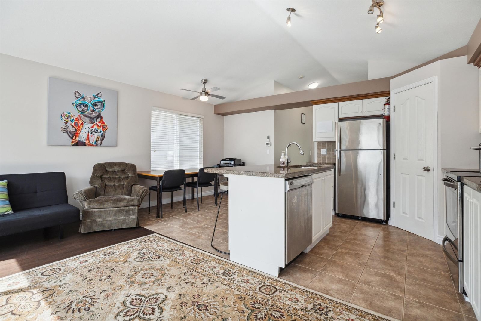 Listing Image 10