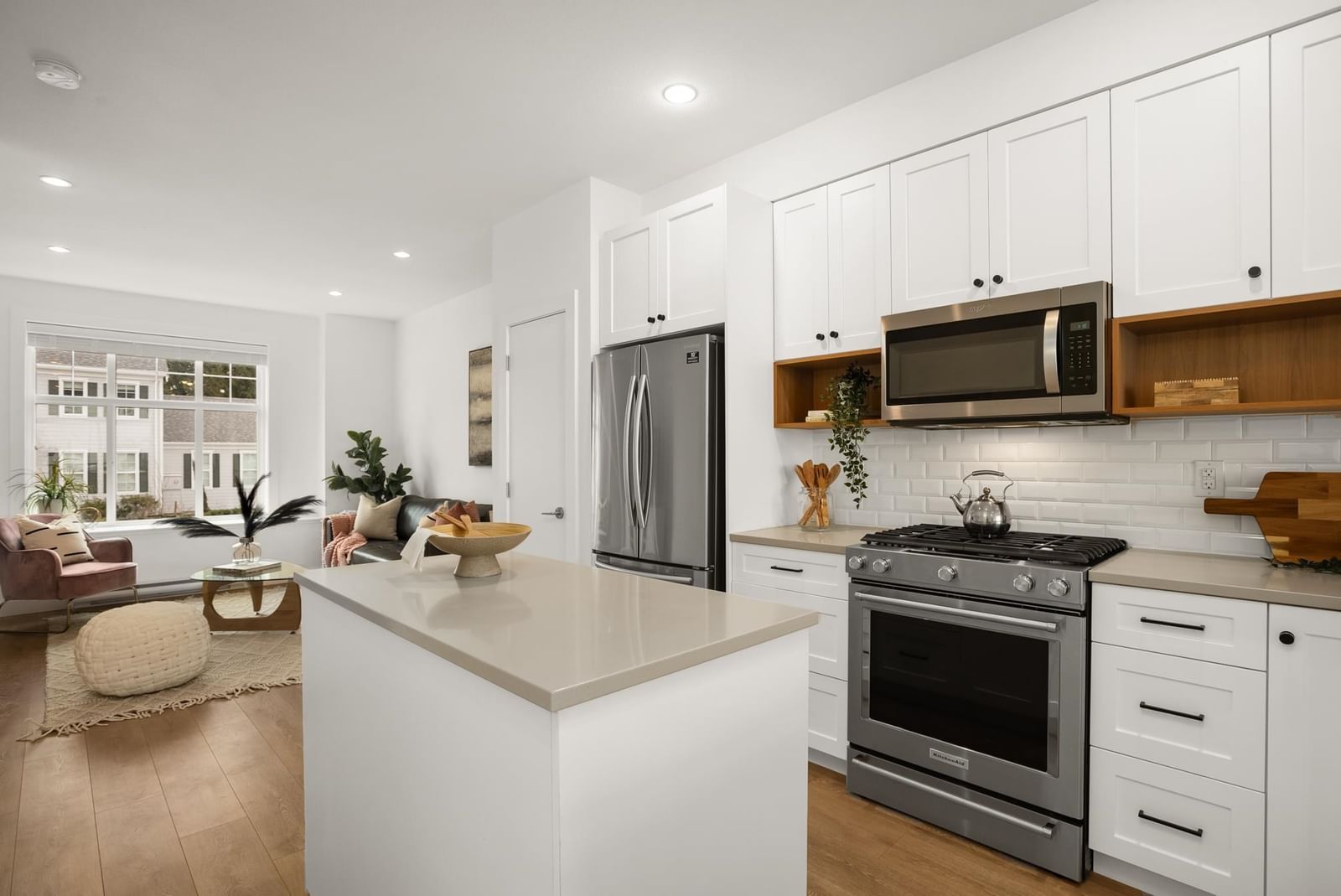 Listing Image 10