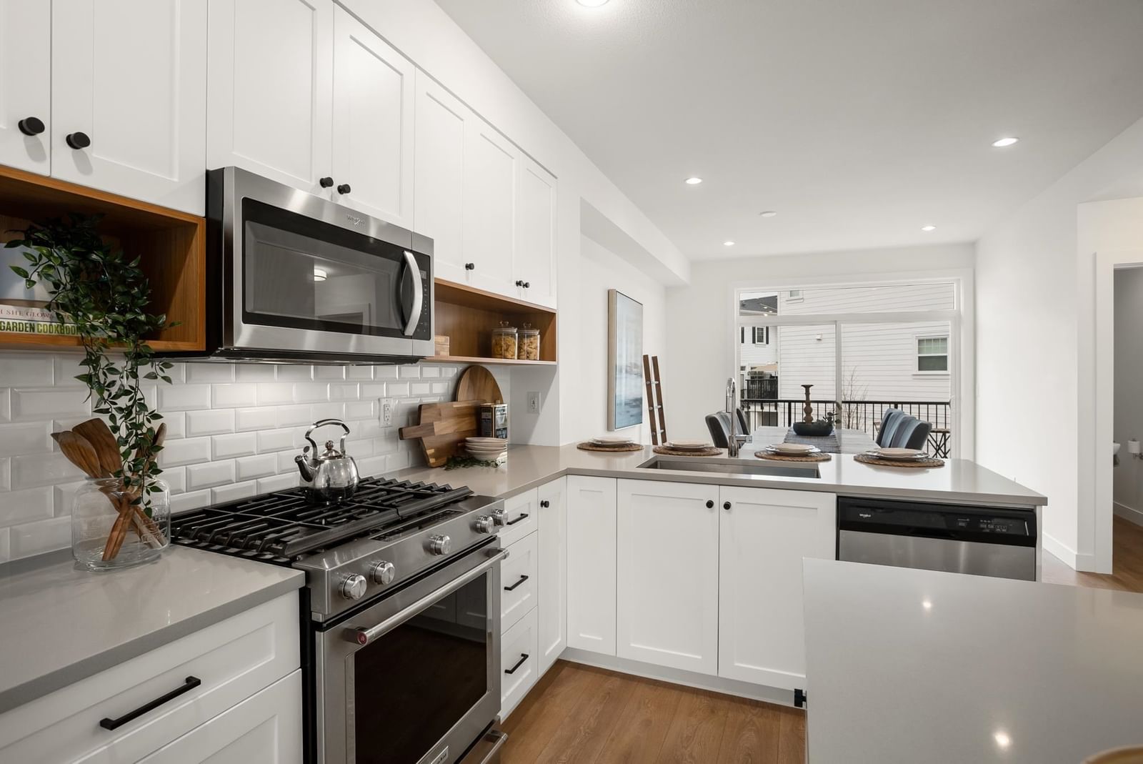 Listing Image 12