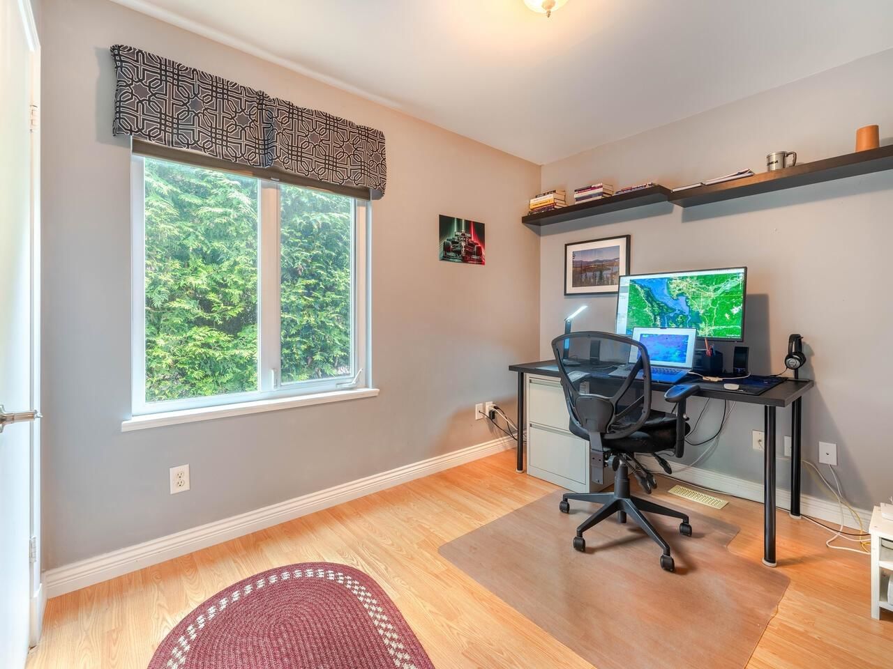 Listing Image 8