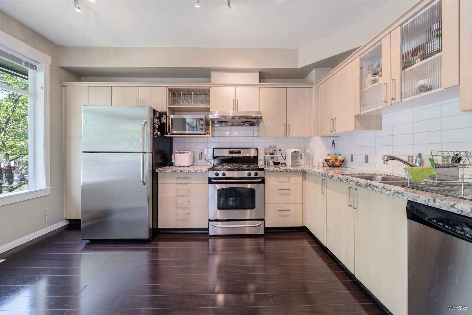 Listing Image 11