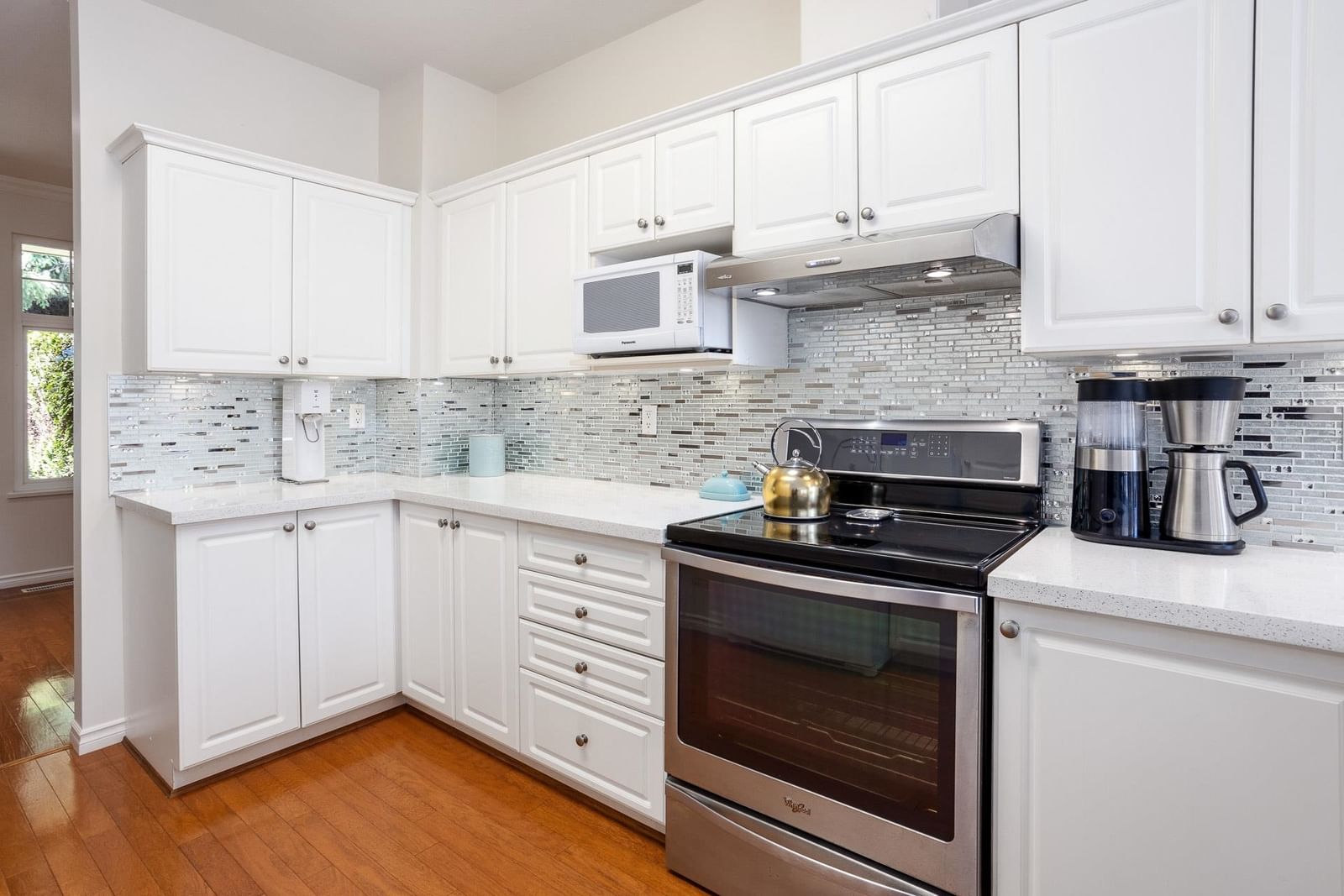 Listing Image 8