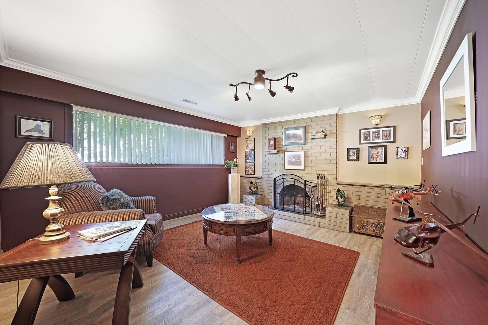 Listing Image 19