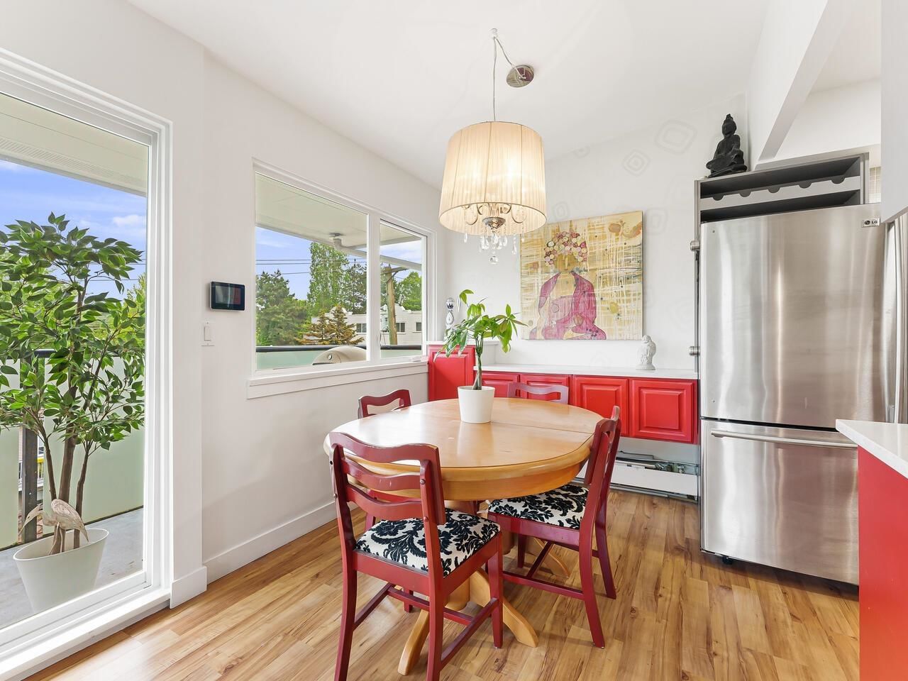Listing Image 12