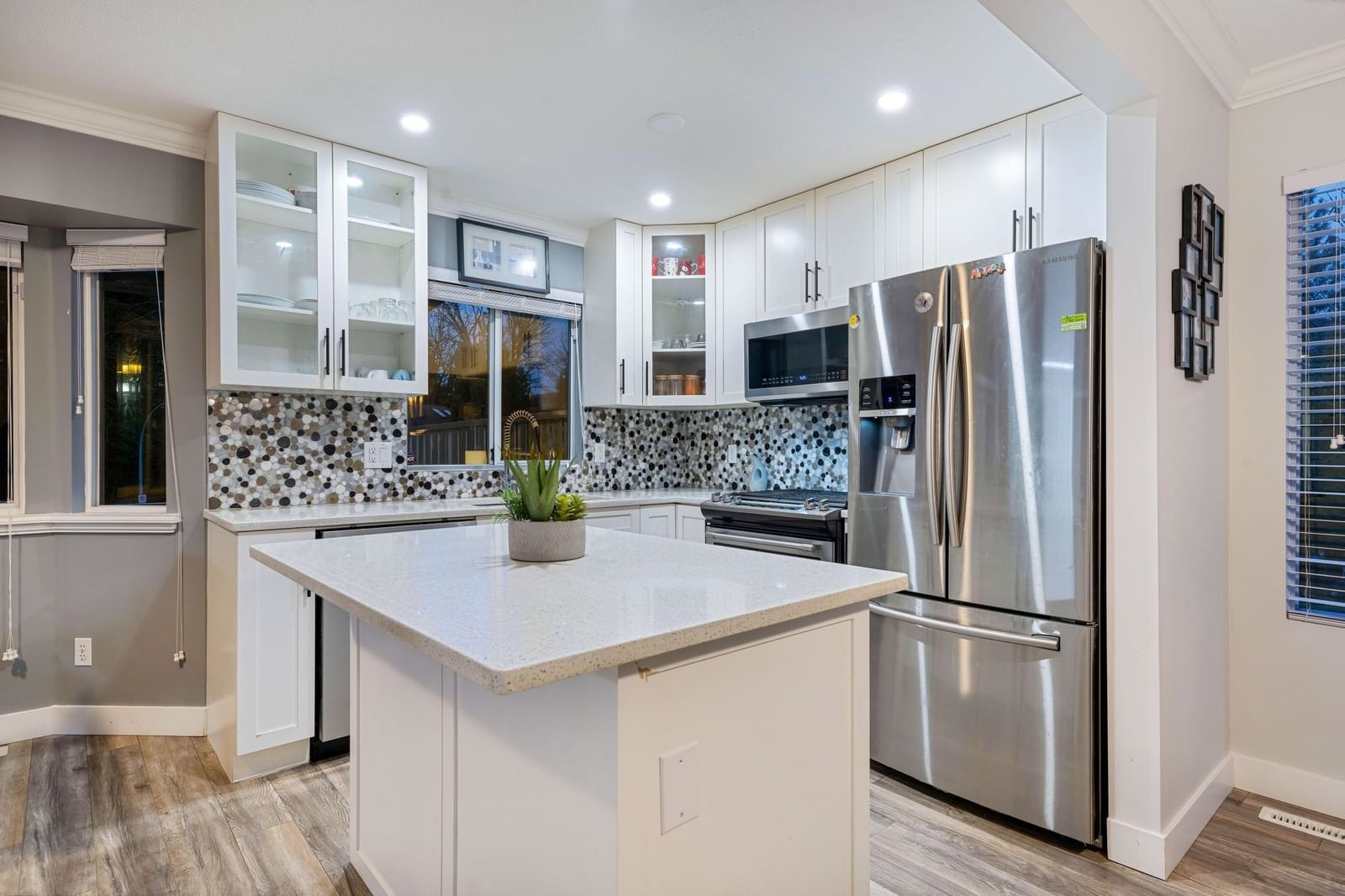 Listing Image 11