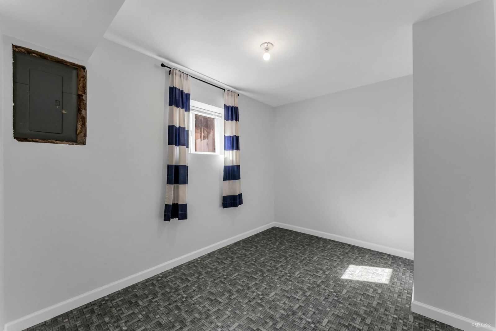 Listing Image 29