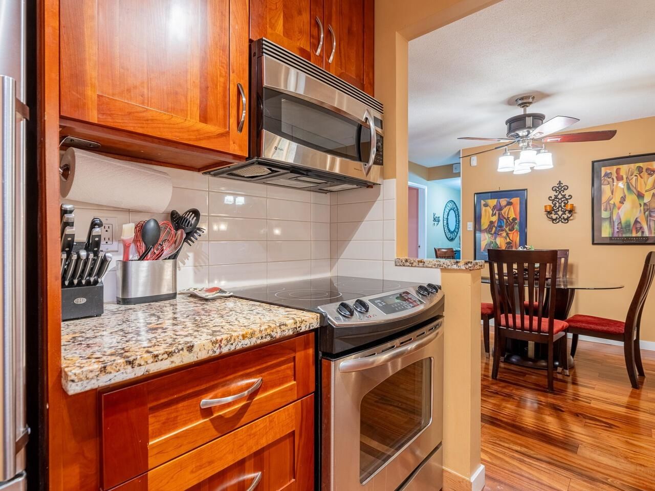 Listing Image 12