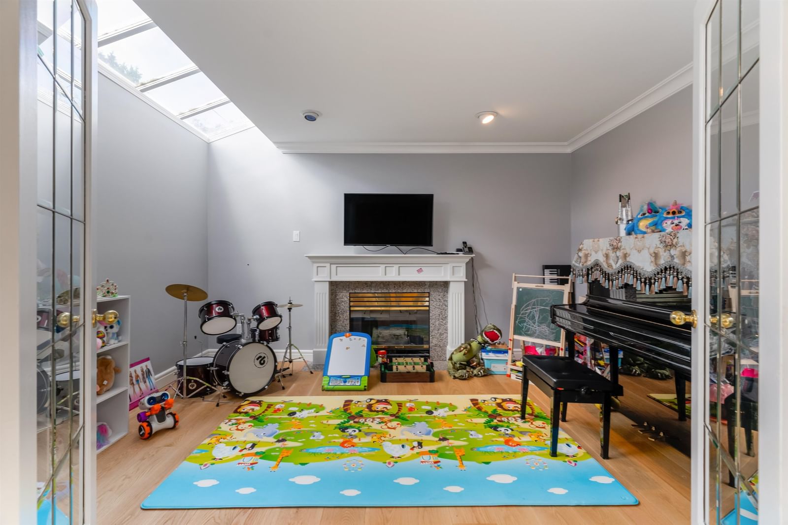Listing Image 11