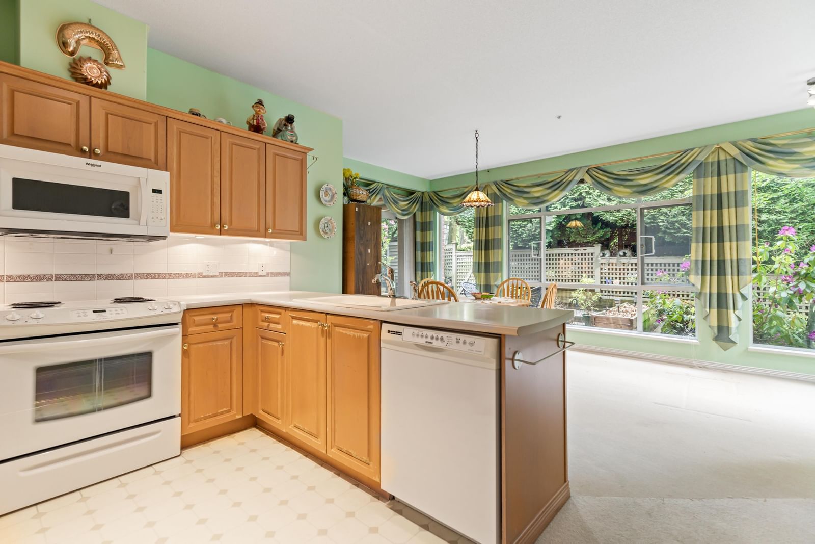 Listing Image 6