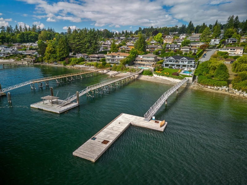 588 Lowry Lane, North Vancouver, V7G 1R3 | Image 2