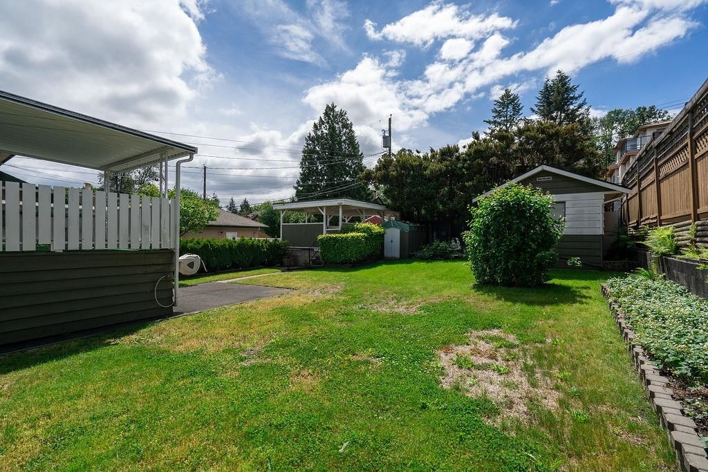 Listing Image 11