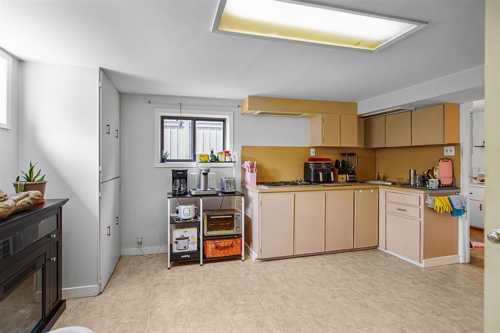 Listing Image 14