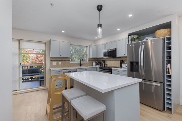 1195 Village Green Way