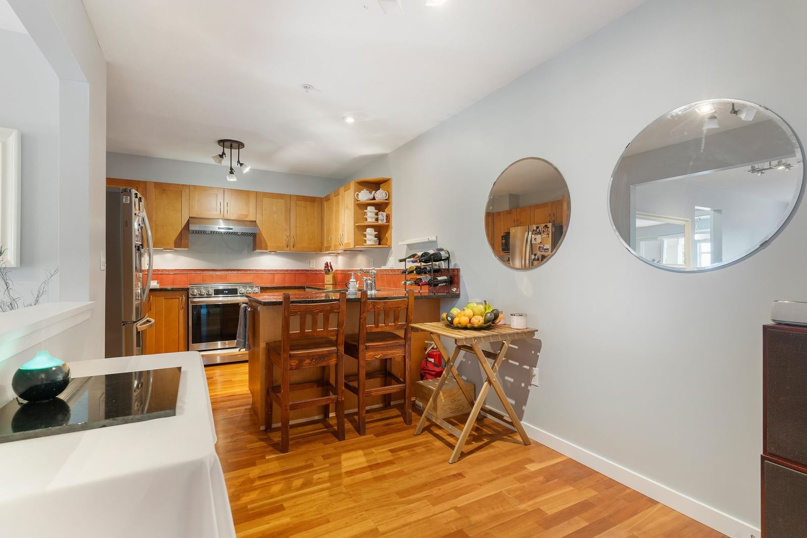 Listing Image 9