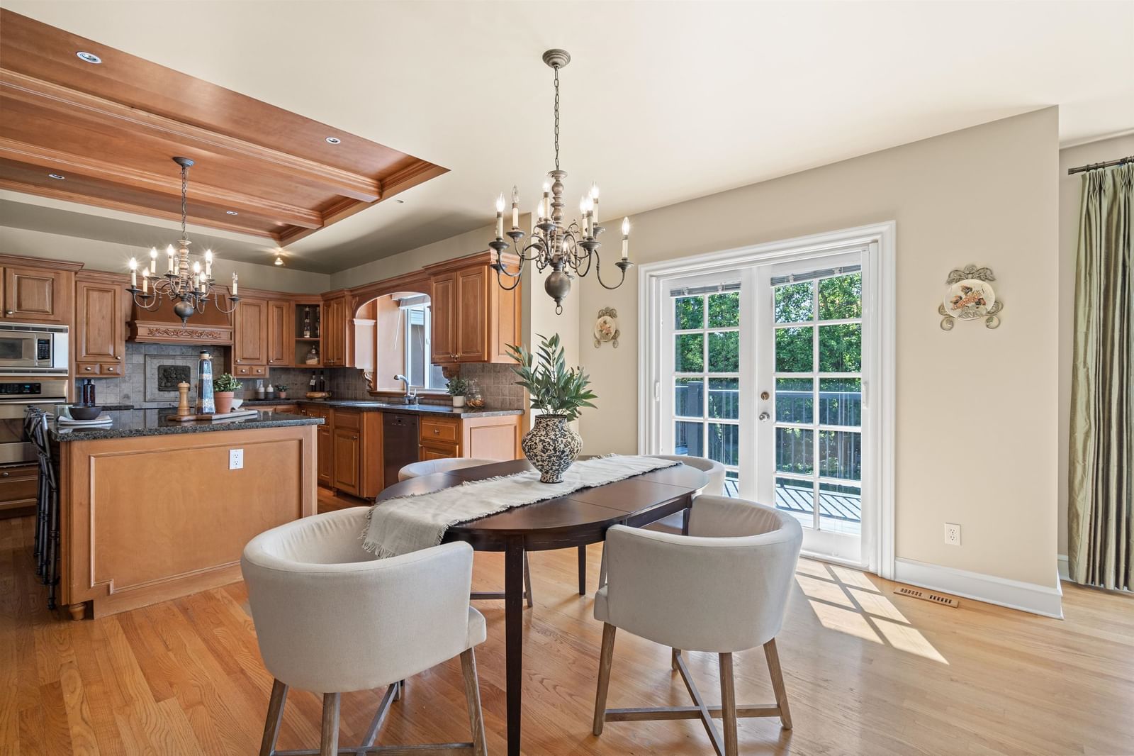 Listing Image 10