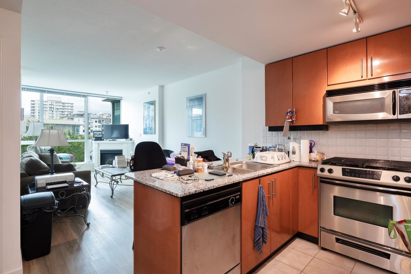Listing Image 6