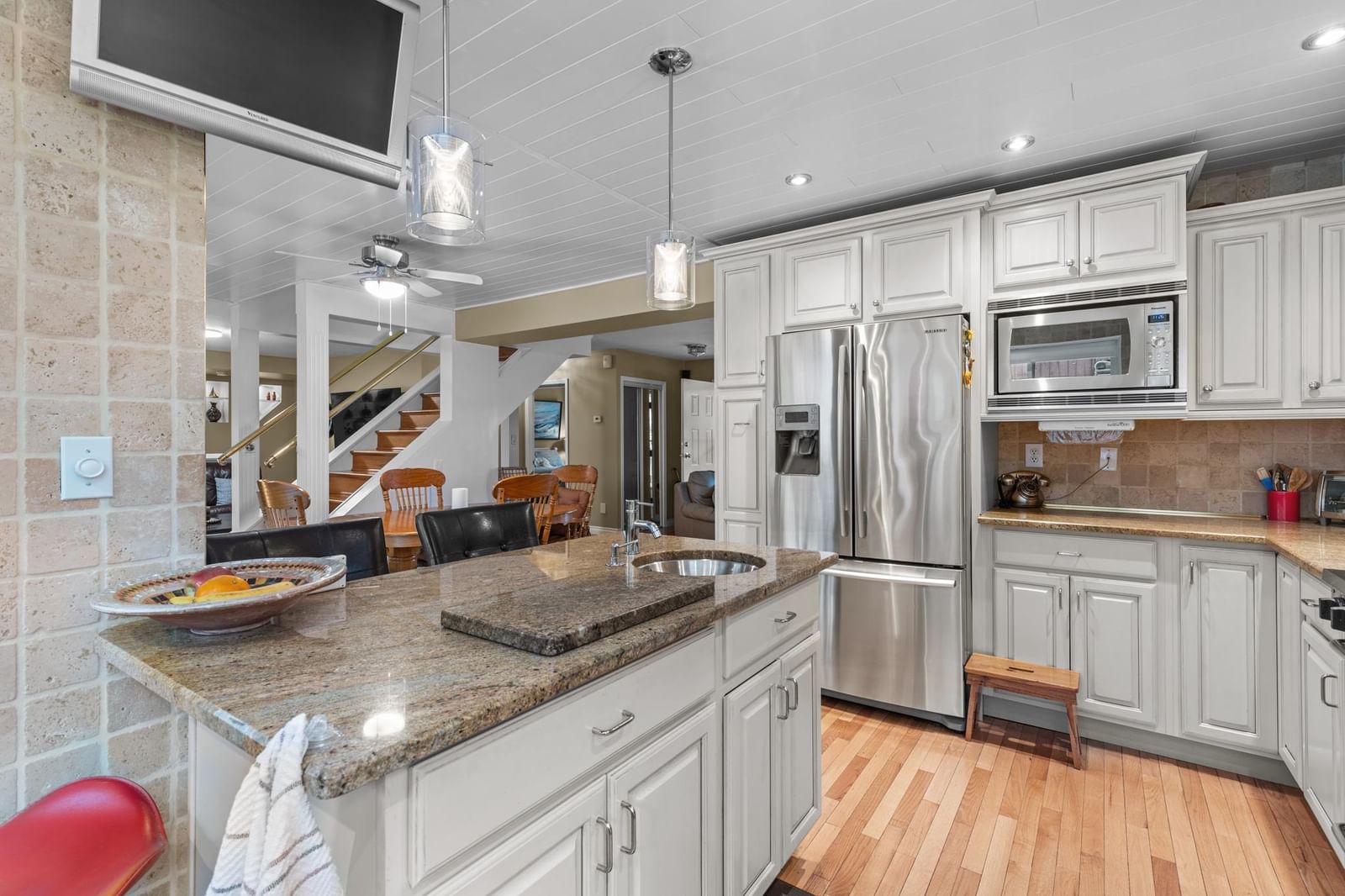Listing Image 11