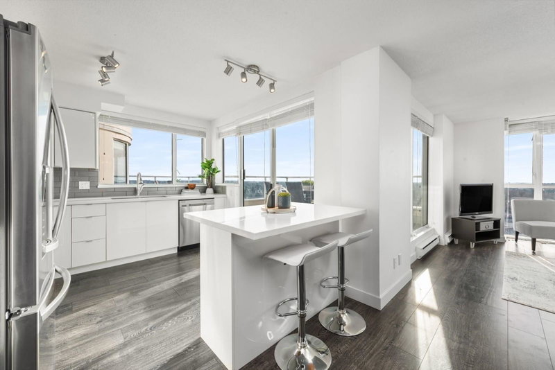 1402 - 7760 Granville Avenue, Richmond, V6Y 4C2 | Image 2