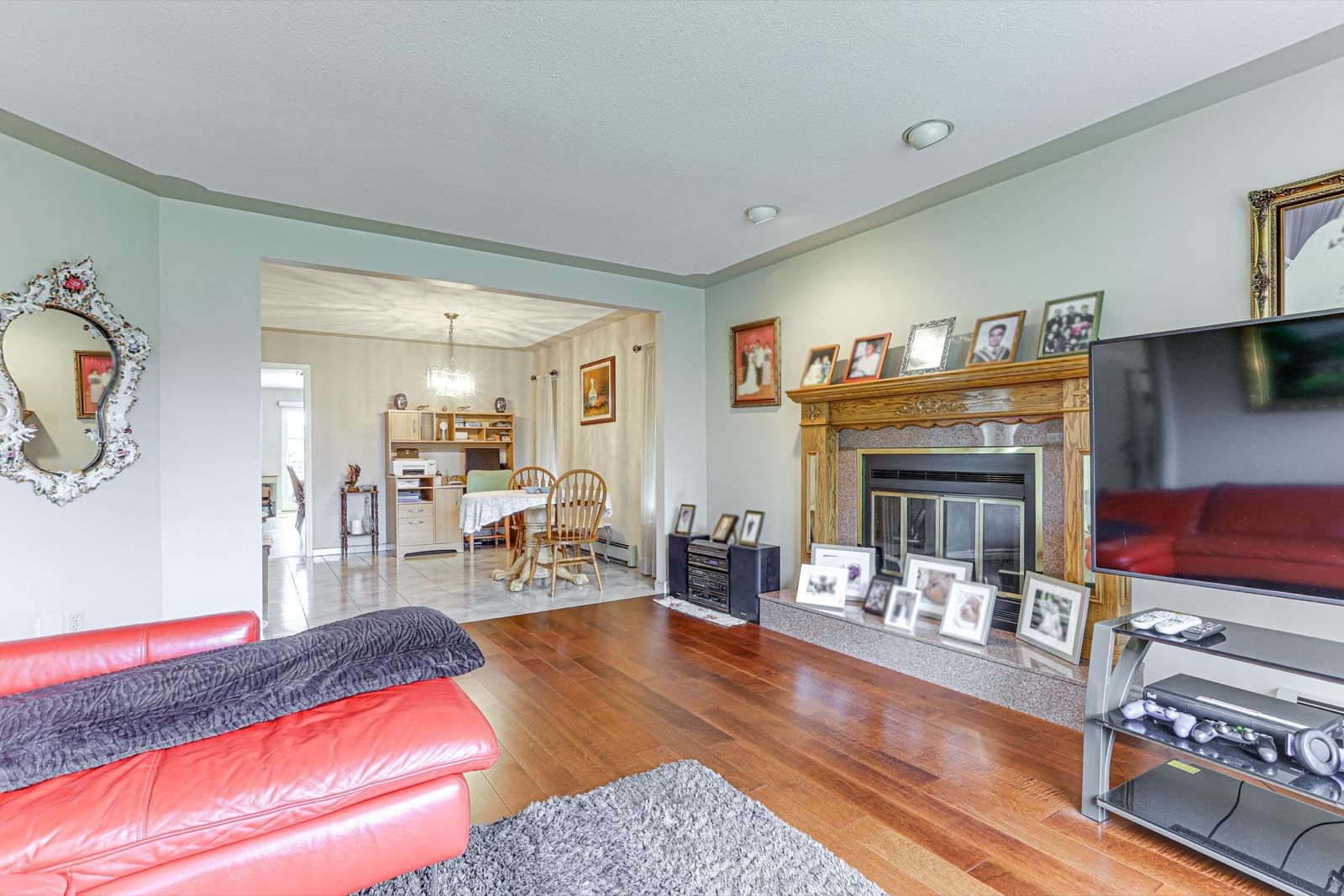 Listing Image 5