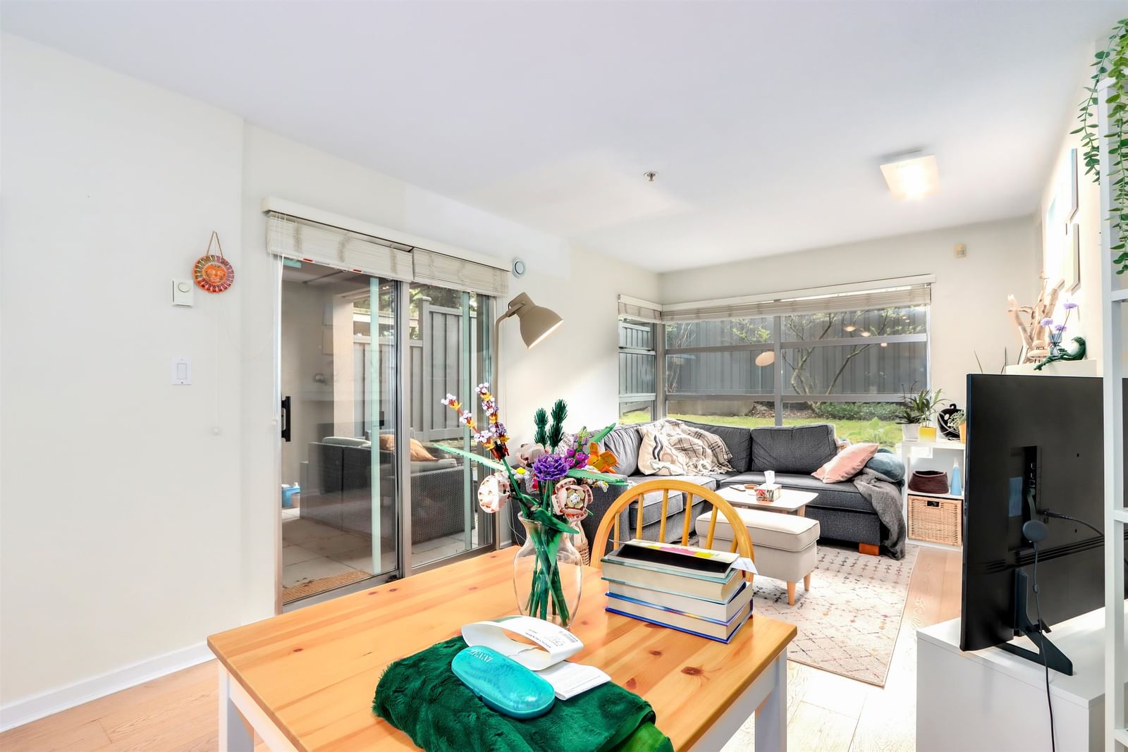 Listing Image 5