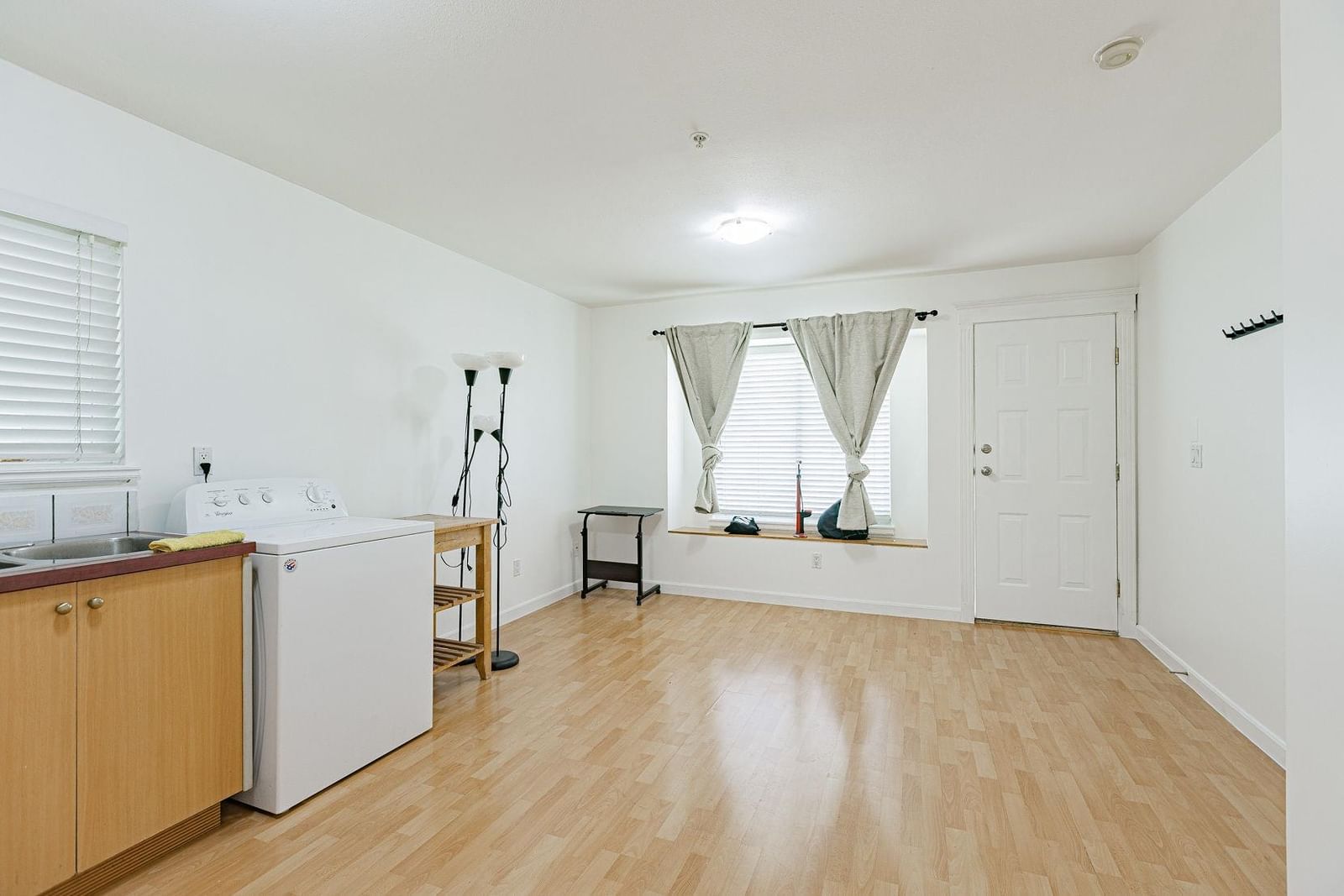 Listing Image 17
