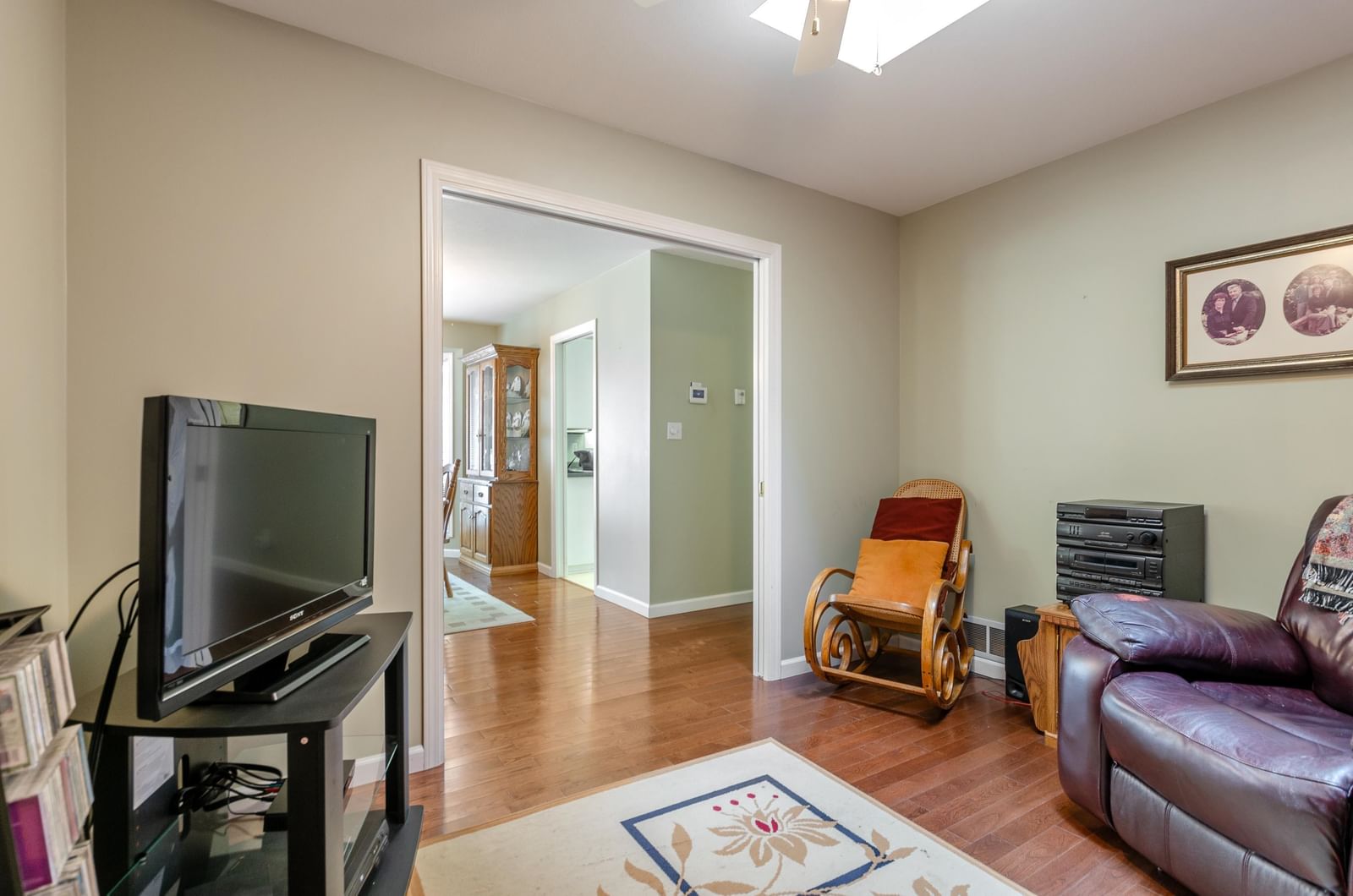 Listing Image 14