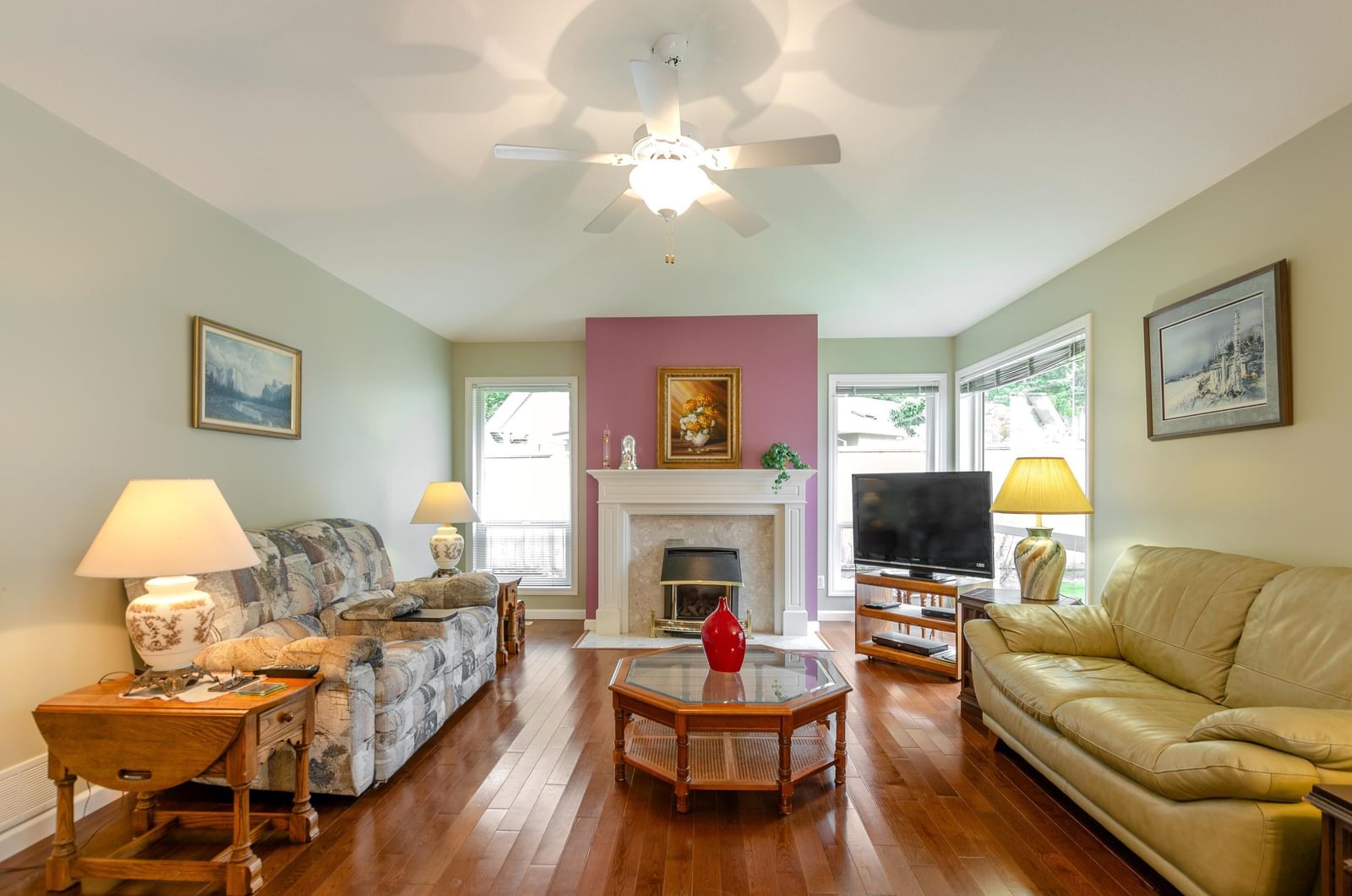 Listing Image 9