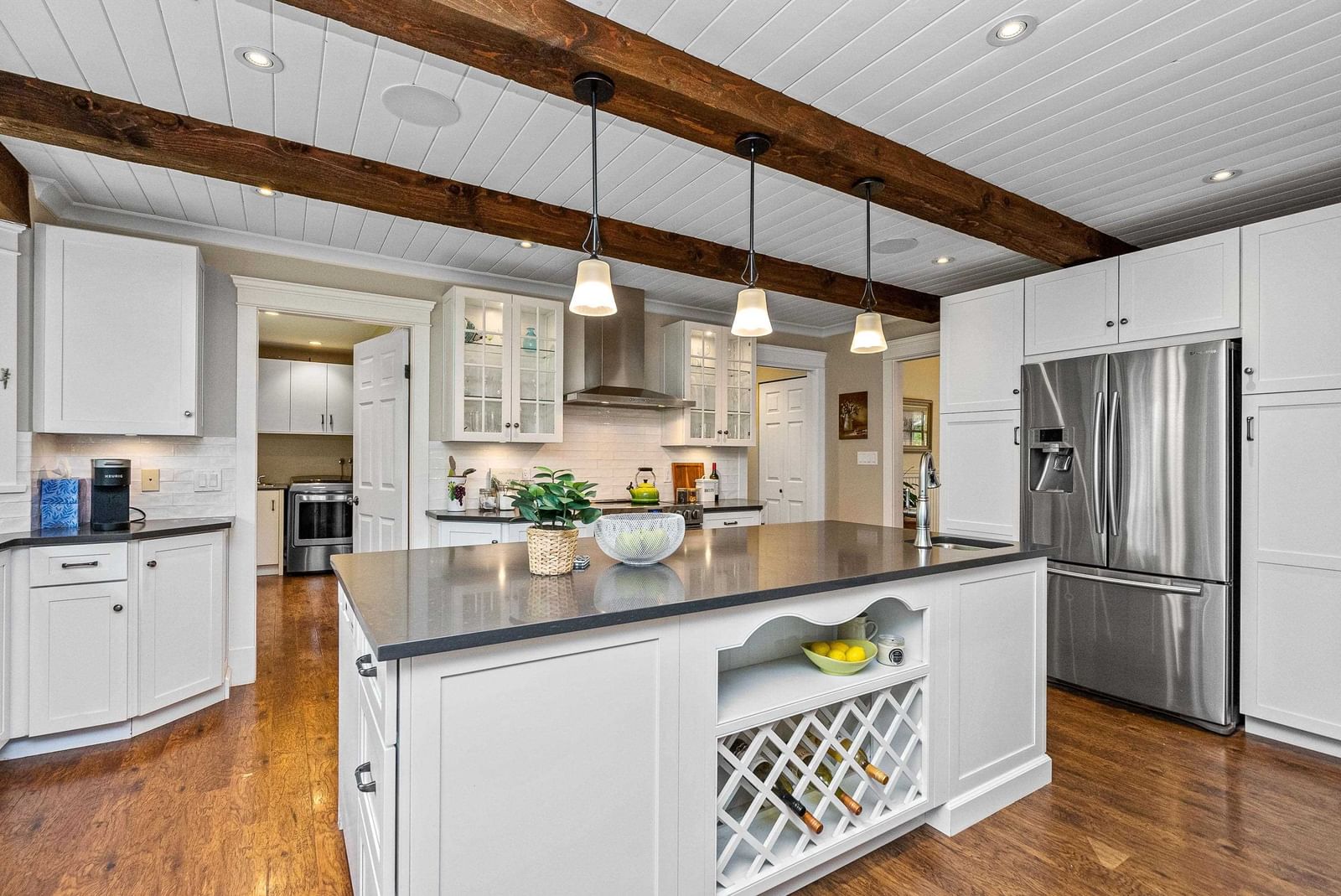 Listing Image 10