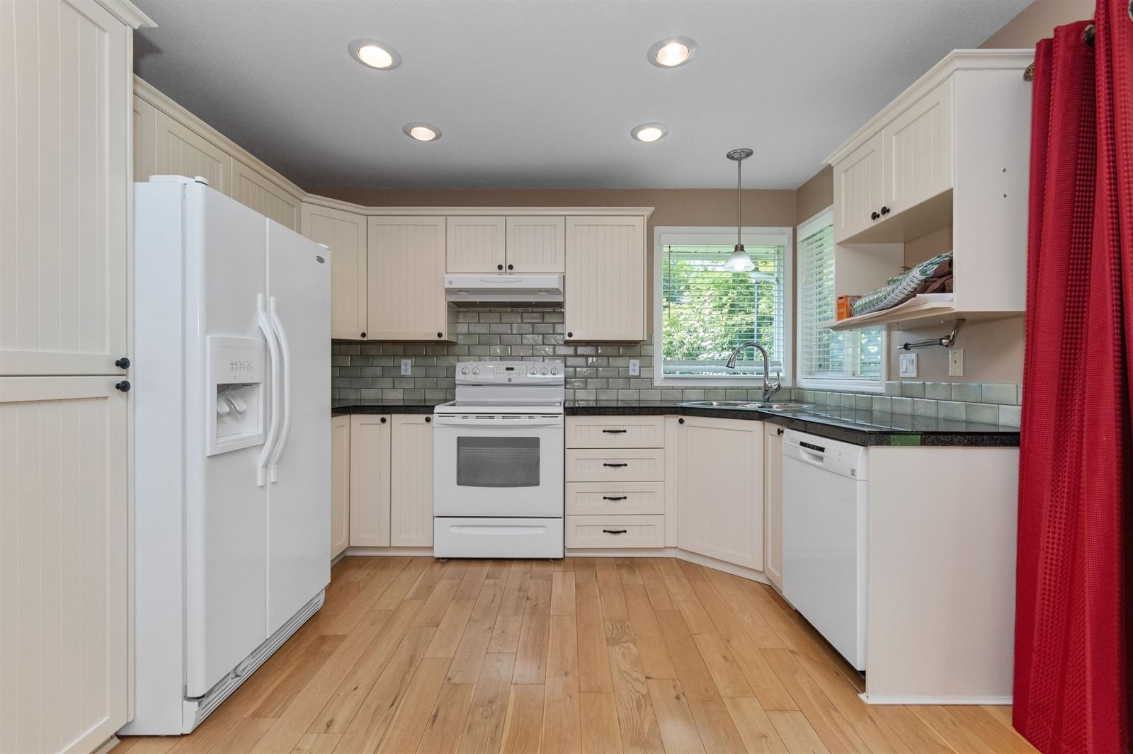 Listing Image 21