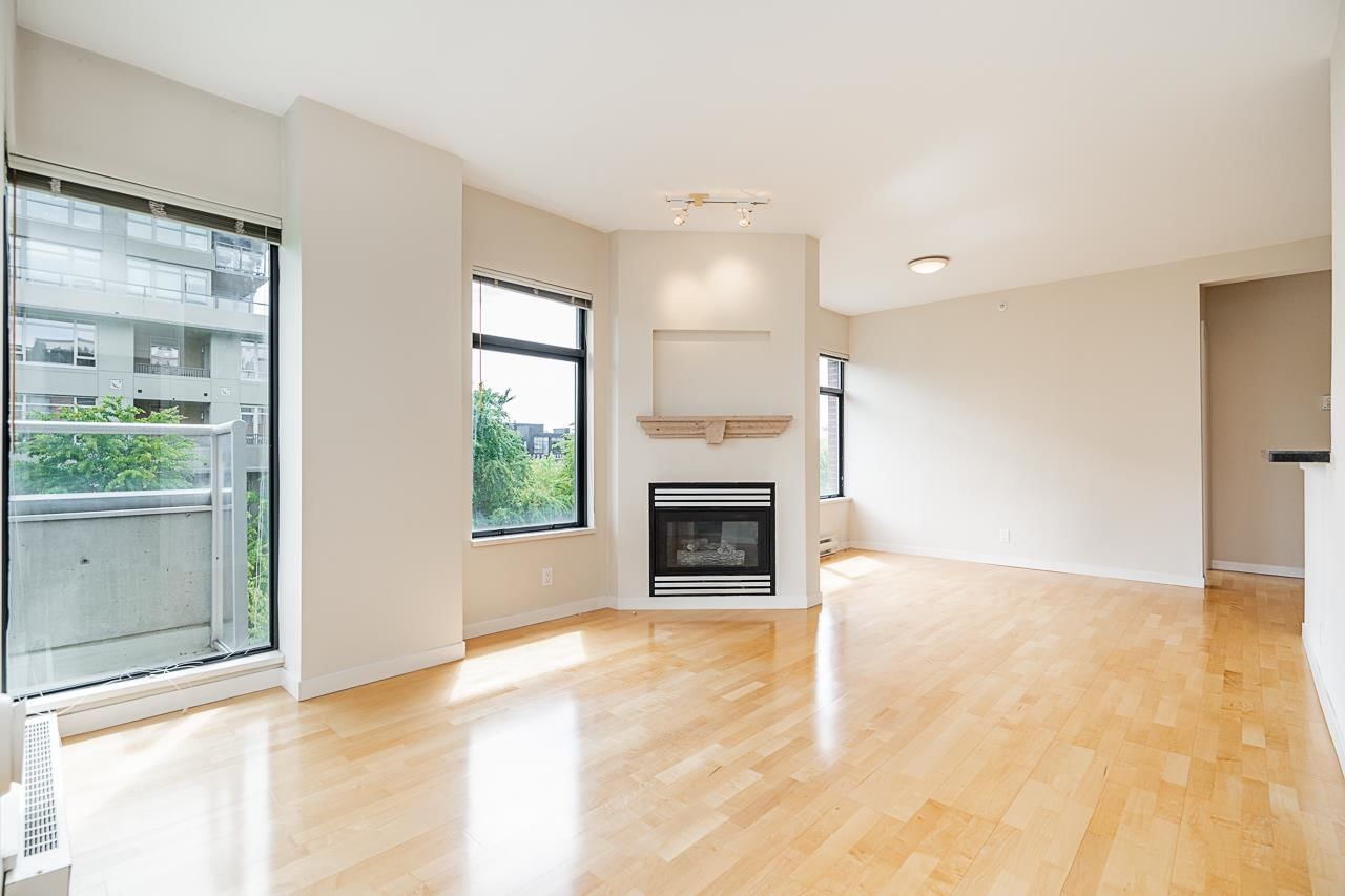 Listing Image 14