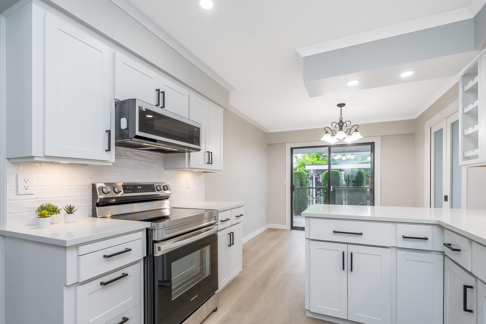 Listing Image 9